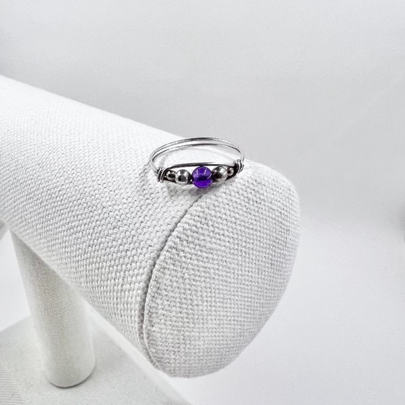 Simple & Beautiful Amethyst Bead Silver Tone Size 7 Wire Wrapped Ring - Picture 2 of 4